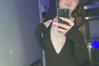 Green Eyed Slim Baddie Tatted ... - Image 1