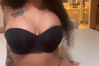 ｃｕｒｖｙ ｔｒｅａｔ🔥 LEAVING SOON ❗❗ -... - Image 1