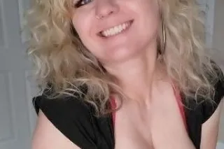 Horny Hot Mom Ready🍑Juicy Puss... - Image 4