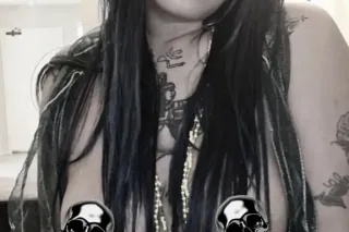 visiting back in town xxx 36DD... - Image 2