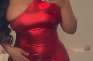 💦🍑BIG TITTIES AND BUBBLE BUTT ... - Image 2