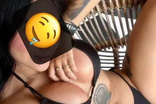 New Colombian woman passing th... - Image 1